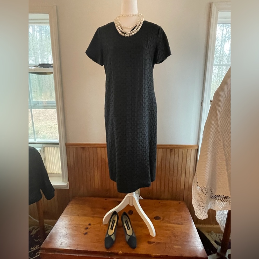 🤩 4/$25  Vintage Quaker Lady Black Eyelet Dress